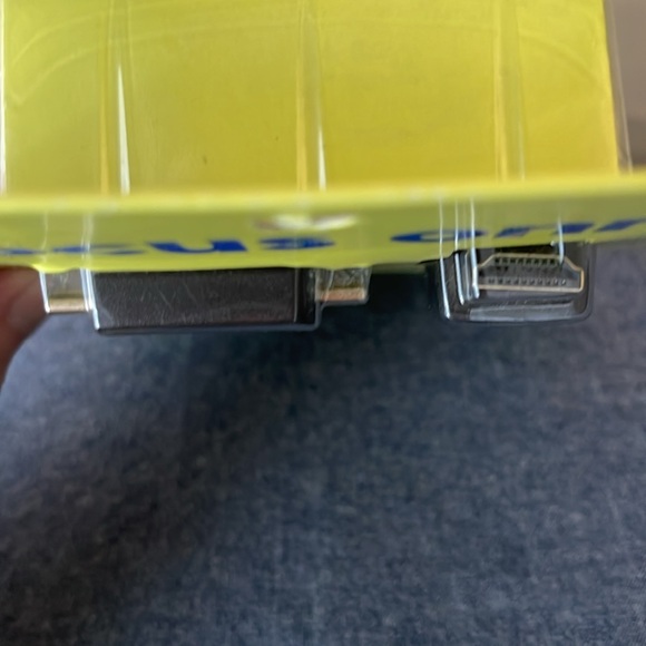 New in package Focus Onn 6ft HDMI Multi-Connector Cable - Picture 4 of 8